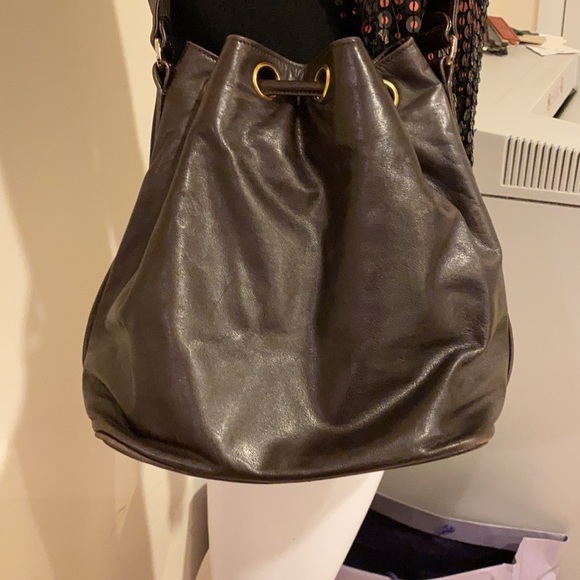 Chanel Vintage Brown Calfskin CC Chain Drawstring small Bucket Bag. - Picture 3 of 10